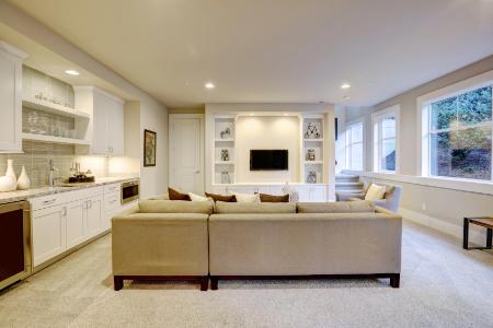 When Should Bradenton Homeowners Repaint Their Interior? Signs It's Time for a Fresh Coat Thumbnail